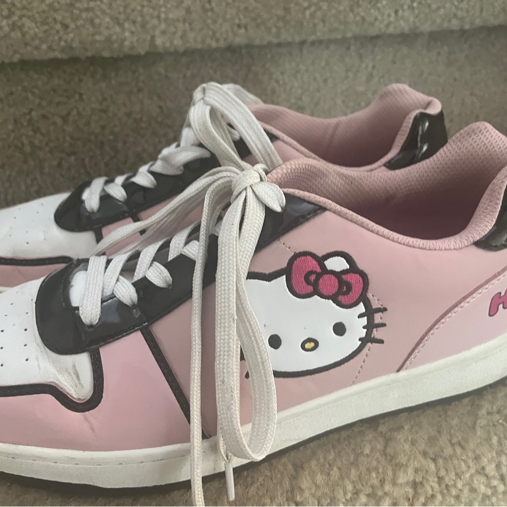 Hello Kitty Pink Sneakers Size 11 Kawaii Y2K Cute Low Top Shoes Women